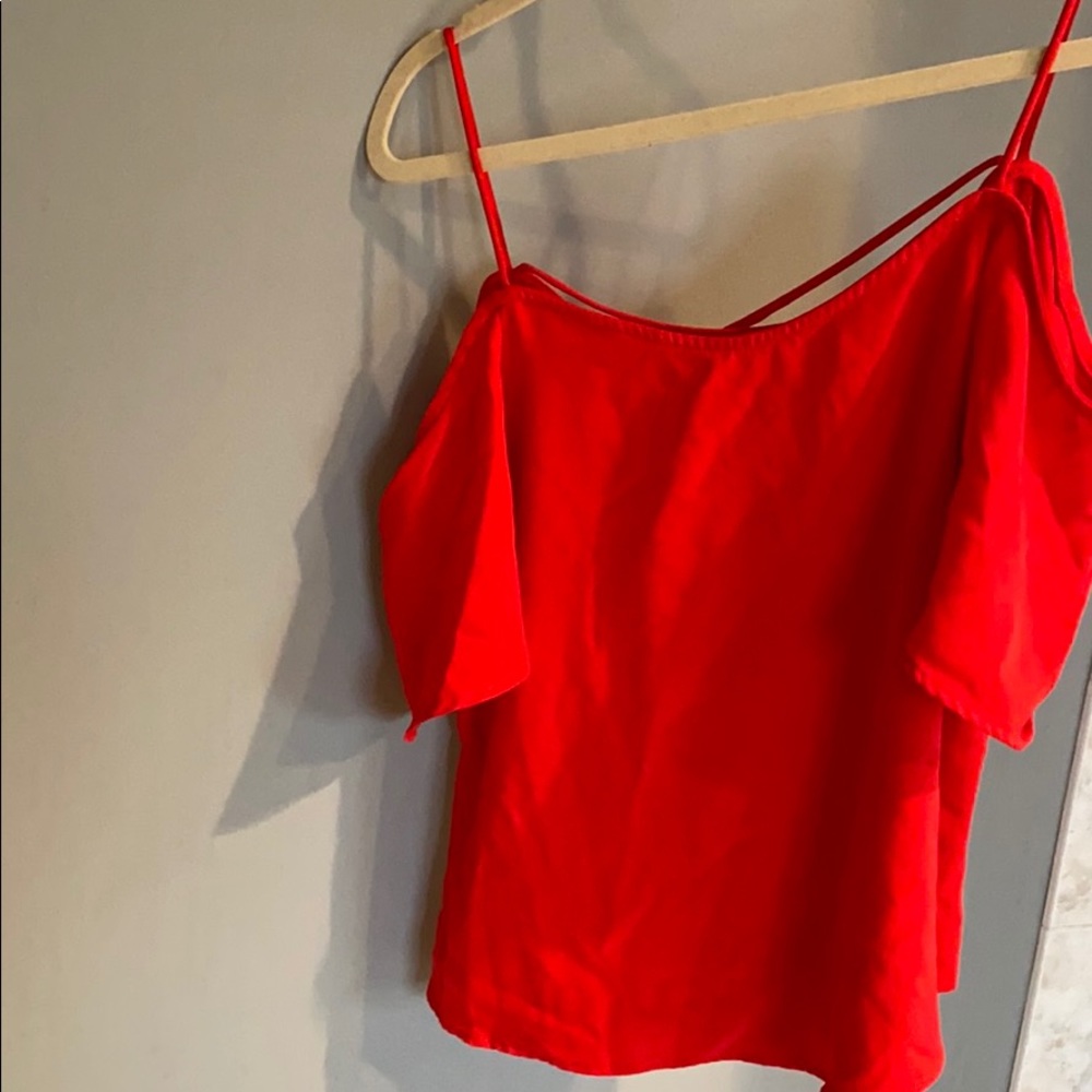 Red cold shoulder BP top